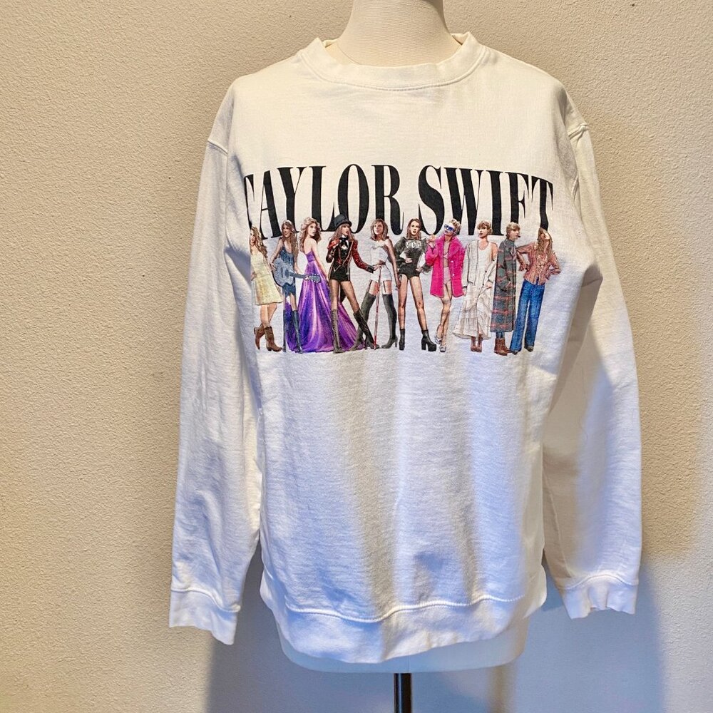 Taylor Swift Eras Tour Midnights White Crewneck Sweatshirt, Size Medium, NWOT